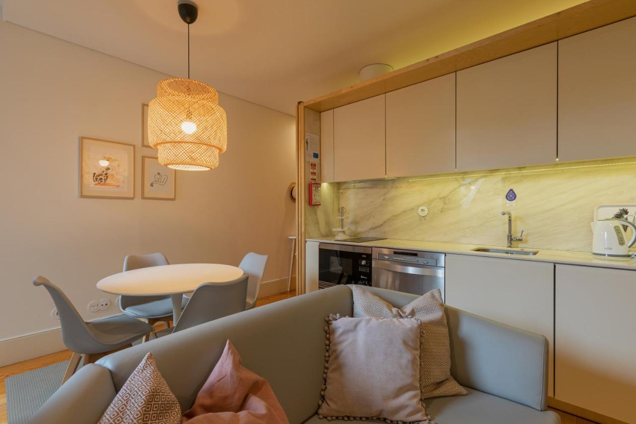346540343 Almada Balcony Apartments