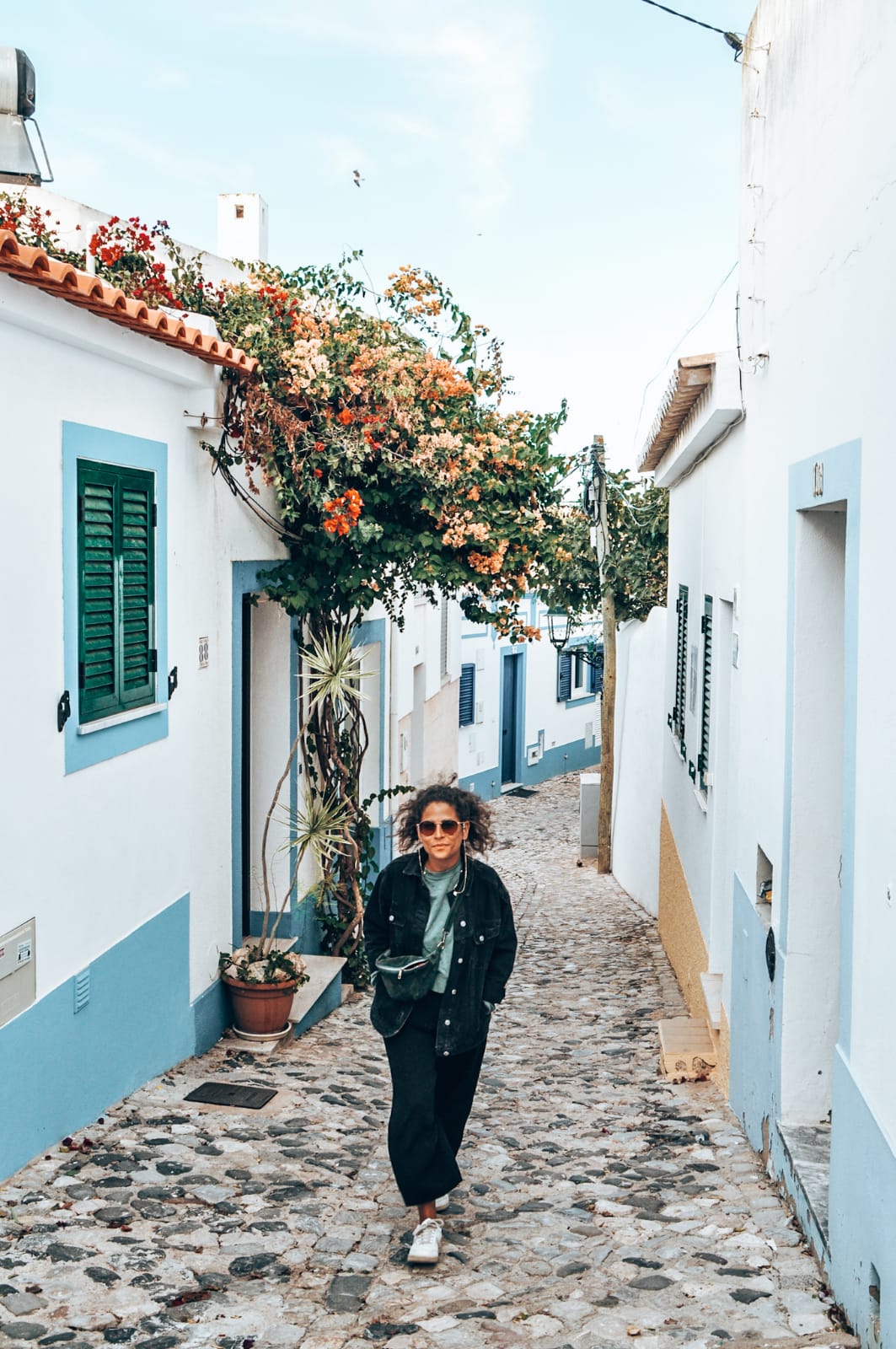 Portugal road trip | Ferragudo | jillonjourney Portugal road trip | Ferragudo alley