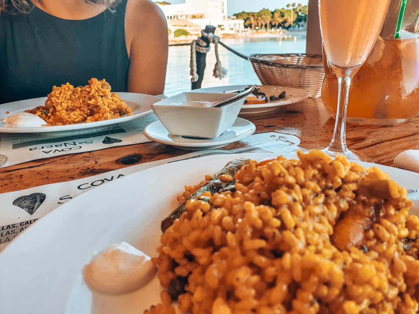 Paella at Sa Nacra Restaurant | Menorca guide | Schönste Strände auf Menorca Tipps
