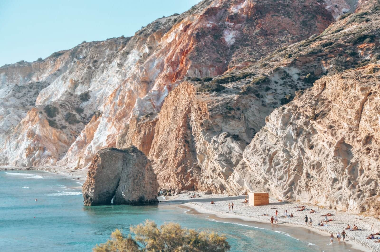 Fyriplaka Beach is a popular thing to do in Milos, Greece | Fyriplaka Strand im Milos Urlaub
