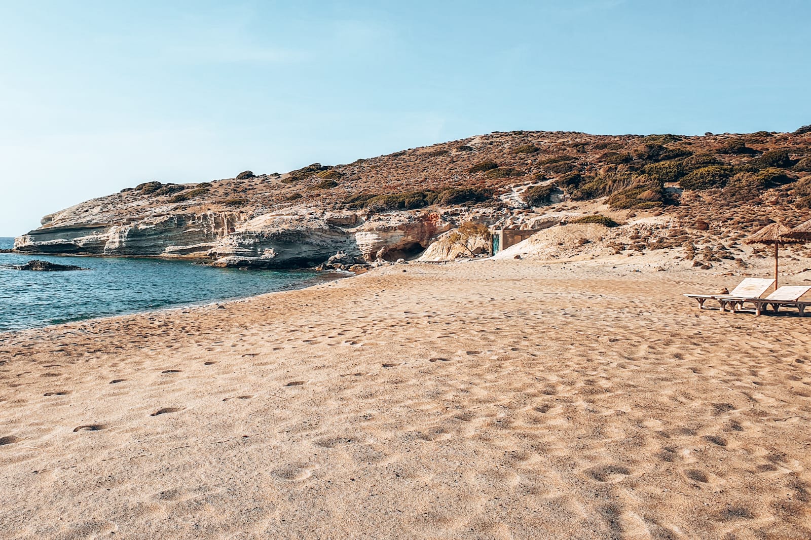 Triades beach belongs to the best beaches in Milos for nudist | Triades zählt zu den ruhigsten und schönsten Stränden auf Milos