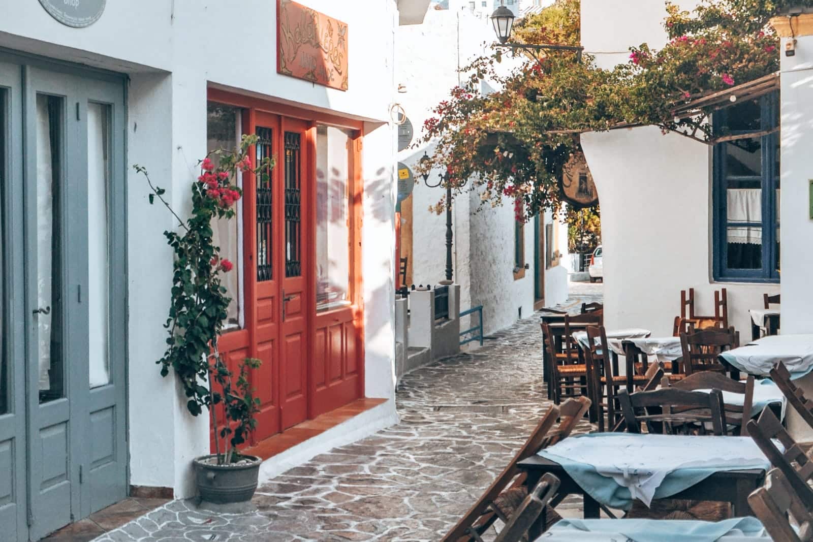 Plaka cannot be left out in the best things to do in Milos | Plaka zu sehen, darf man im Milos Urlaub nicht vergessen