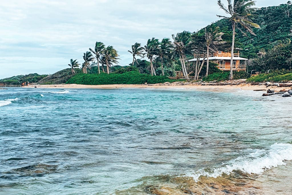 Relaxing by the beach in Honduras / Entspannung am Strand in Utila, Honduras
