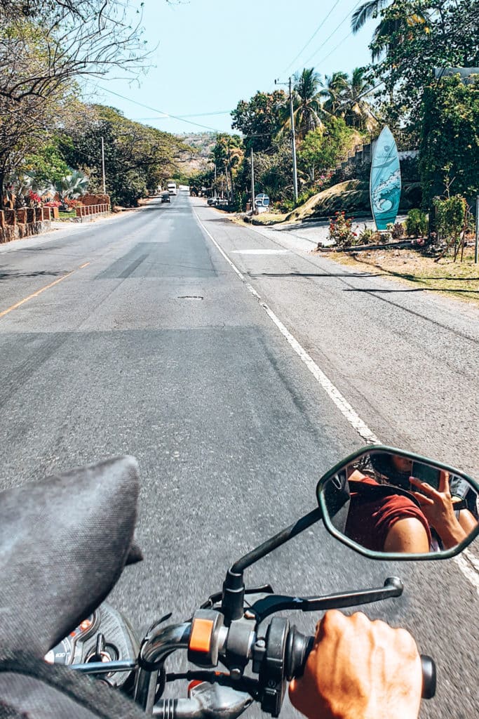 El-Salvador-Backpacking-04(1) El Salvador travel guide tip: rent a scooter / Um die Sehenswürdigkeiten in El Salvador zu sehen lohnt es sich einen Roller zu mieten