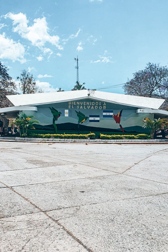 El Salvador border