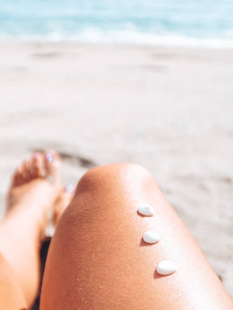 Applying sustainable sunscreen