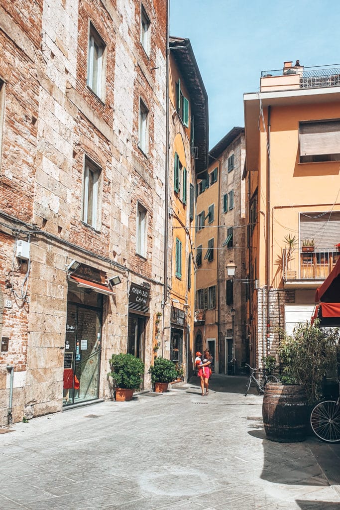 Tuscany-road-trip-jillonjourney (19) Alleys in Pisa