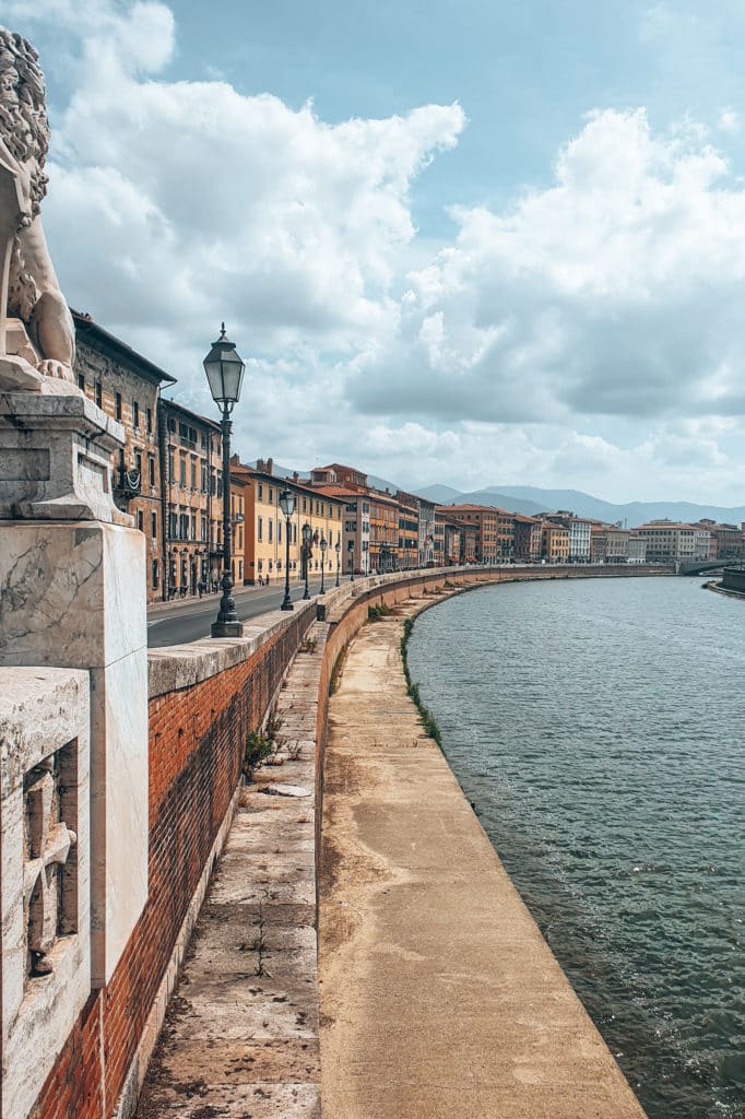 Tuscany-road-trip-jillonjourney (20) The river in Pisa