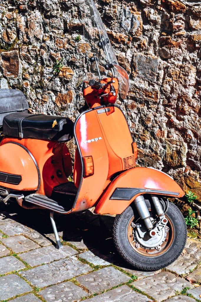 Tuscany-road-trip-jillonjourney (5) A Vespa in Tuscany