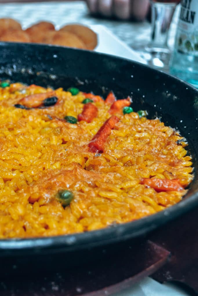 Madrid-highlights-hidden-gems (21) Eating Paella, what a highlight in Madrid / Die beste Paella findest du nur mit den Insider Tipps in Madrid