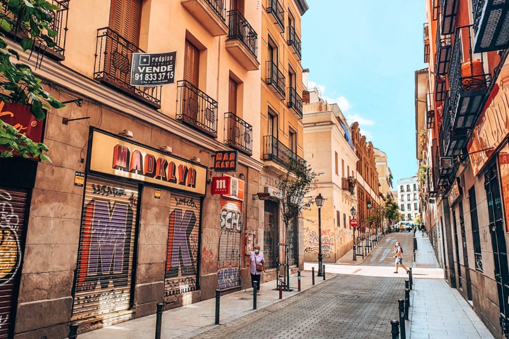 A street among the hidden gems in Madrid / Eine Gasse zwischen vielen Geheimtipps in Madrid