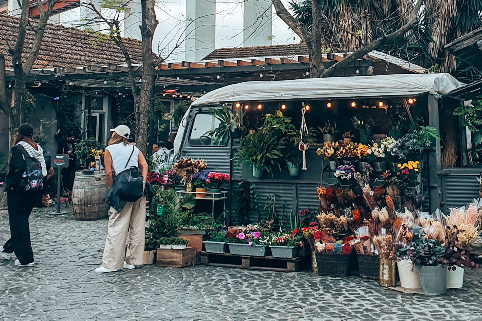LX Factory, one of the best hidden gems in Lisbon / eine der schönsten Insidertipps in Lissabon