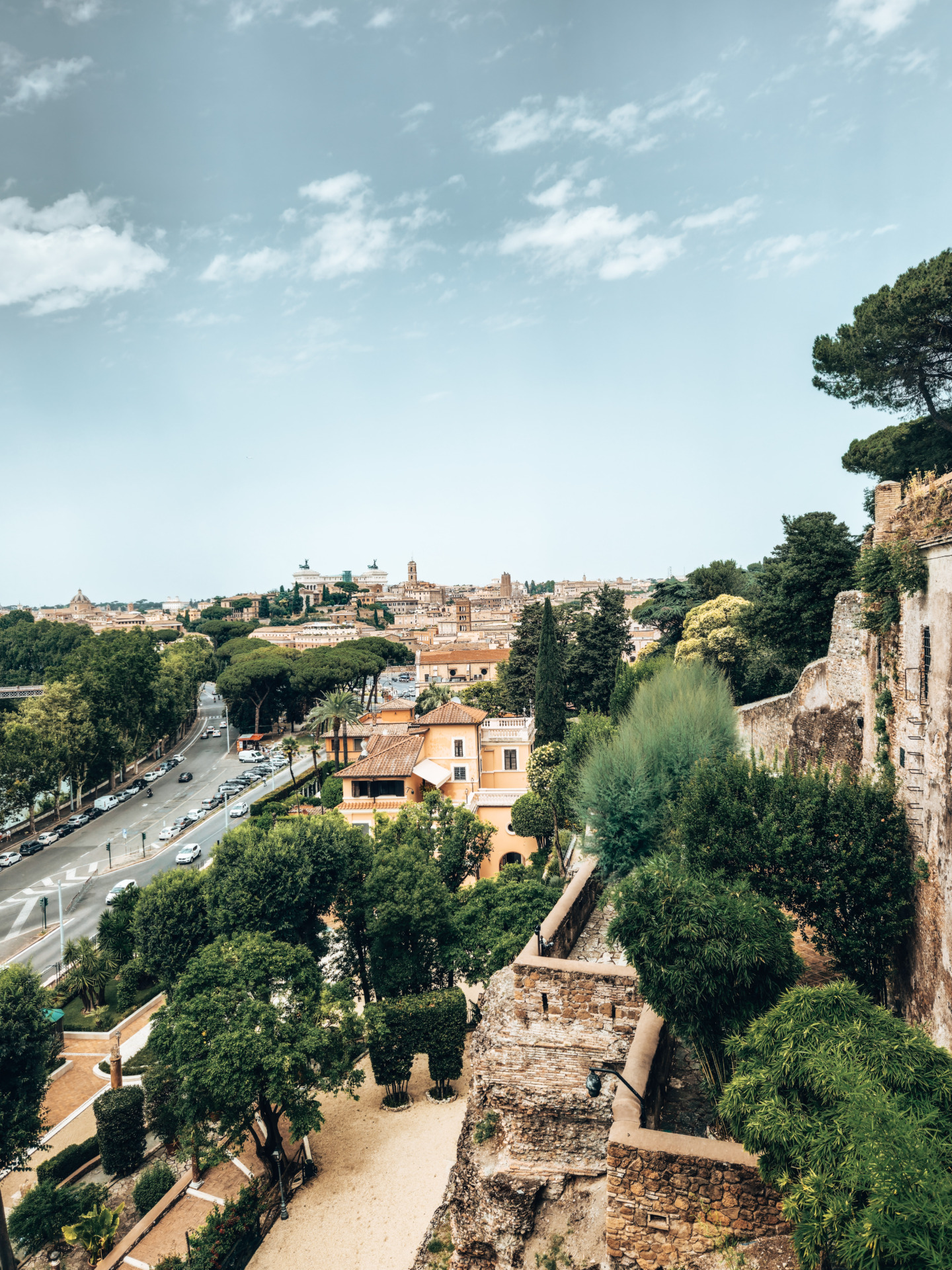 View from Parco degli aranci, a hidden gem in Rome, Aussicht vom Parco degli Aranci, einer der schönsten Insider-Tipps in Rom