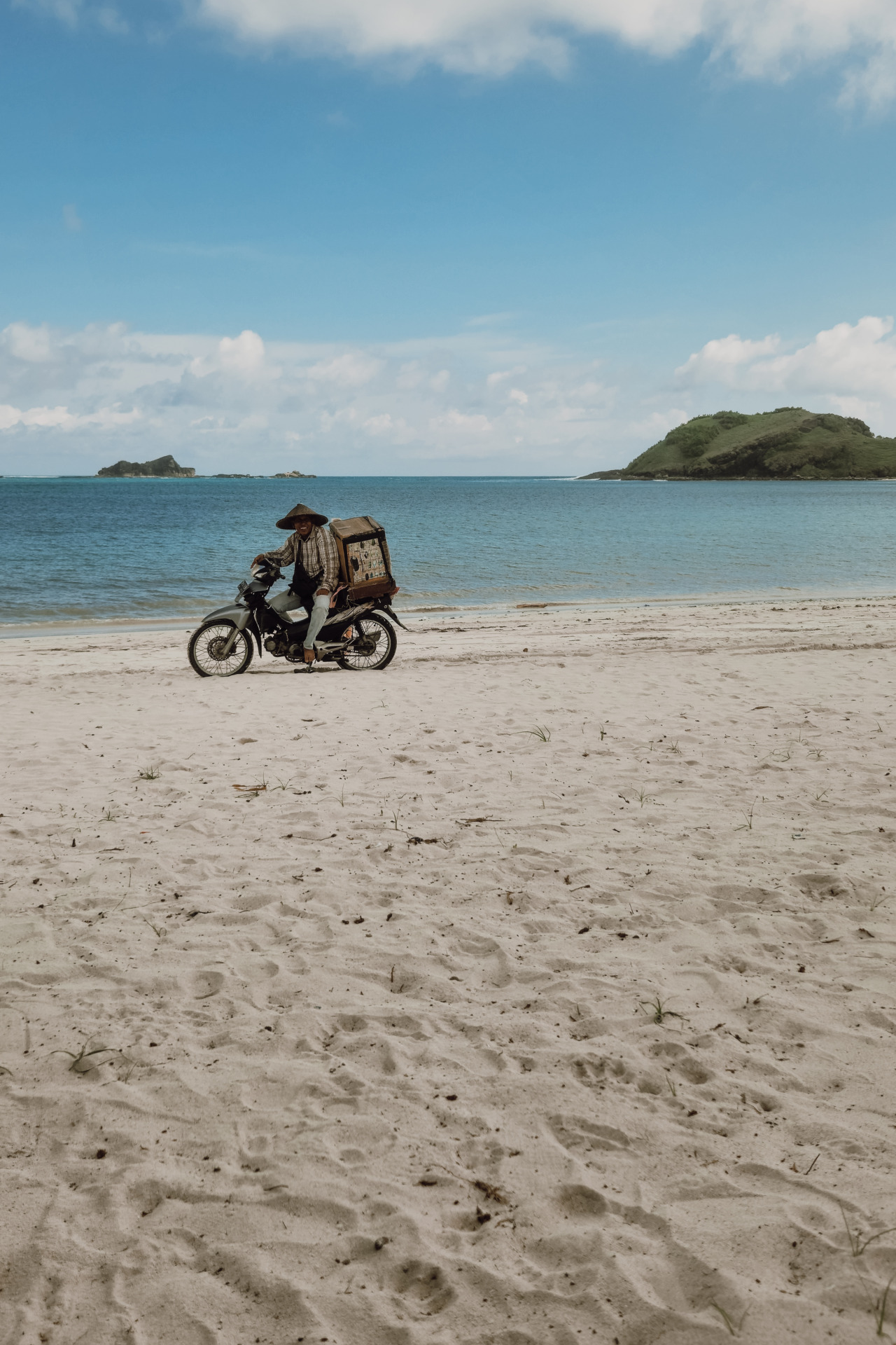 Visit the beaches in Lombok on your Indonesia itinerary