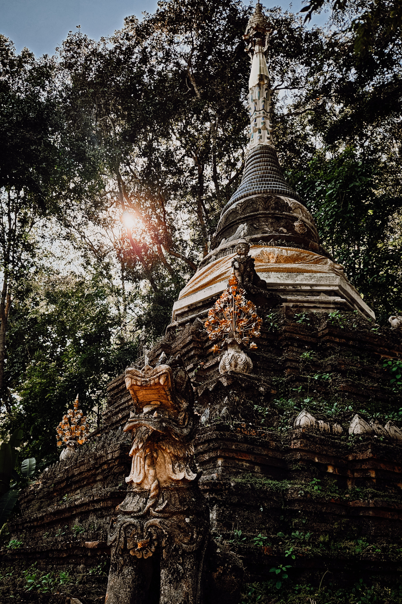 Temple close to Chiang Mai, a highlight when backpacking in Thailand