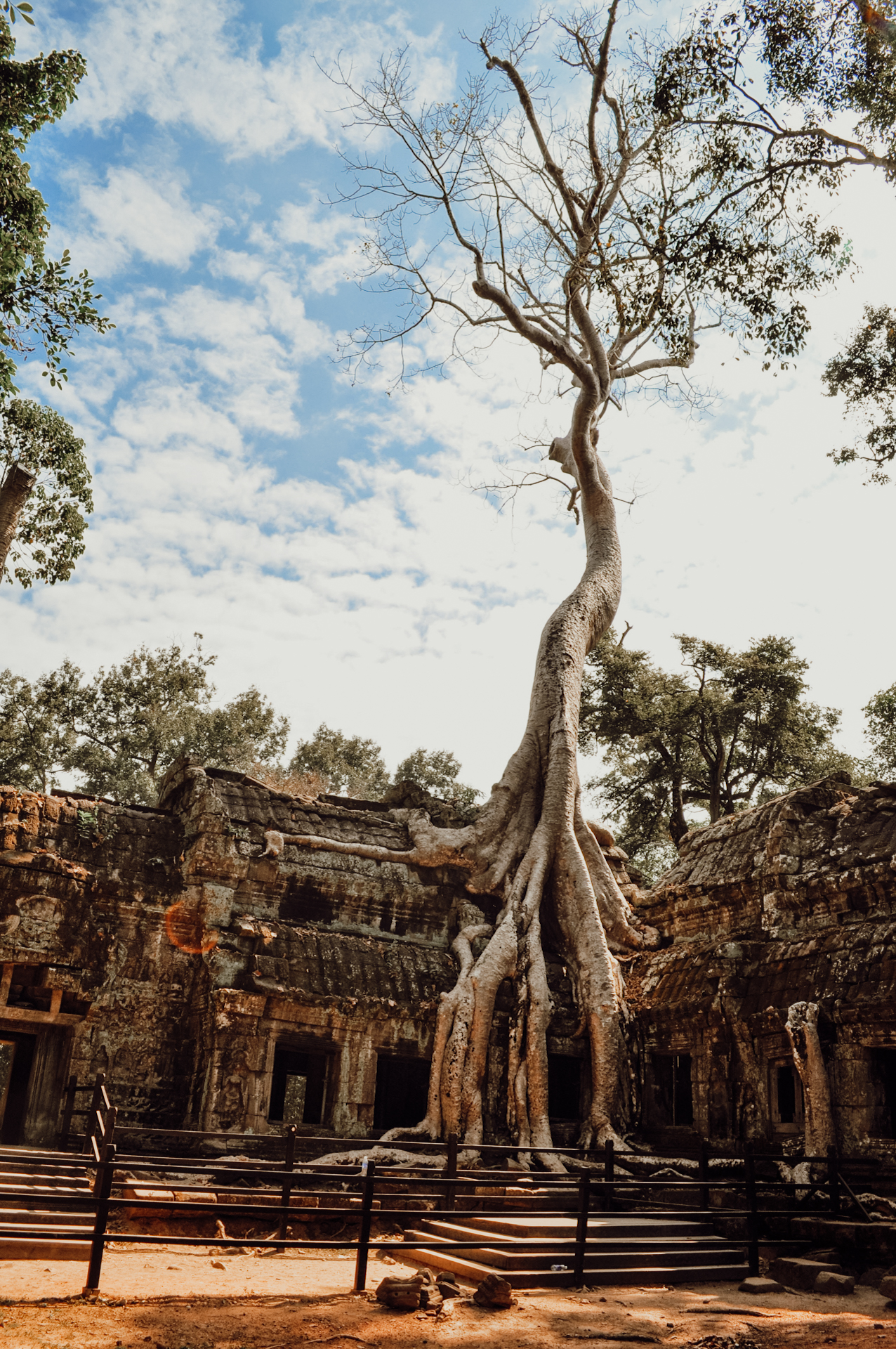 Angkor Thom, a highlight on your backpacking Cambodia itinerary
