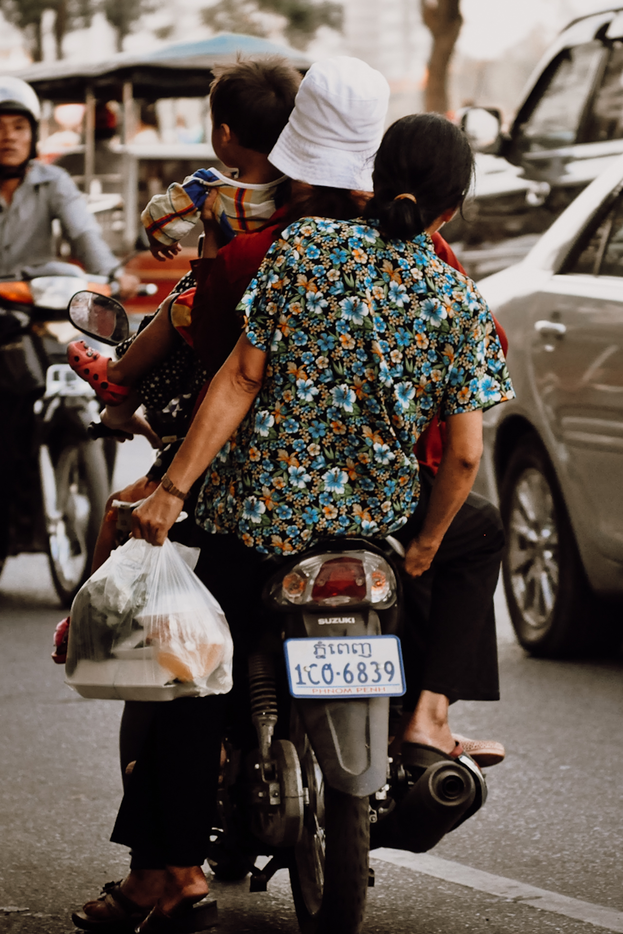 Motorbikes when backpacking in Cambodia