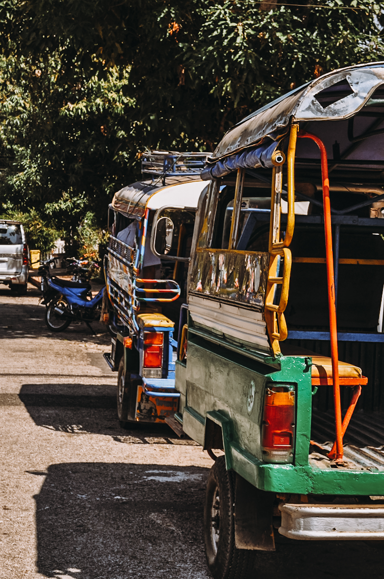 Tuk-tuks on my Laos itinerary / Nachtbus beim Backpacking in Laos