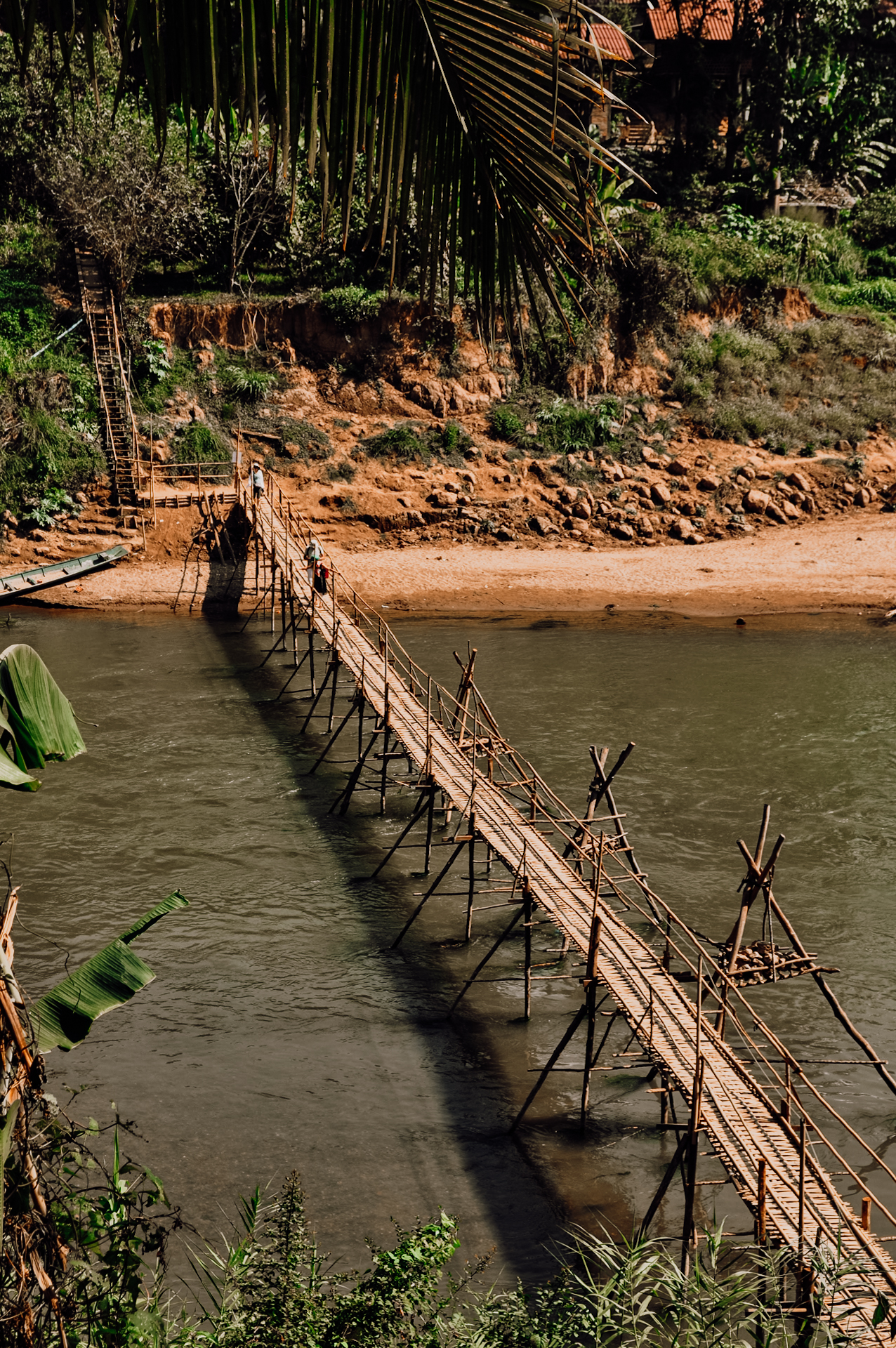 Bamboo bridge in Luang Prabang on my Laos itinerary / Bambusbrücke in Luang Prabang beim Backpacking in Laos