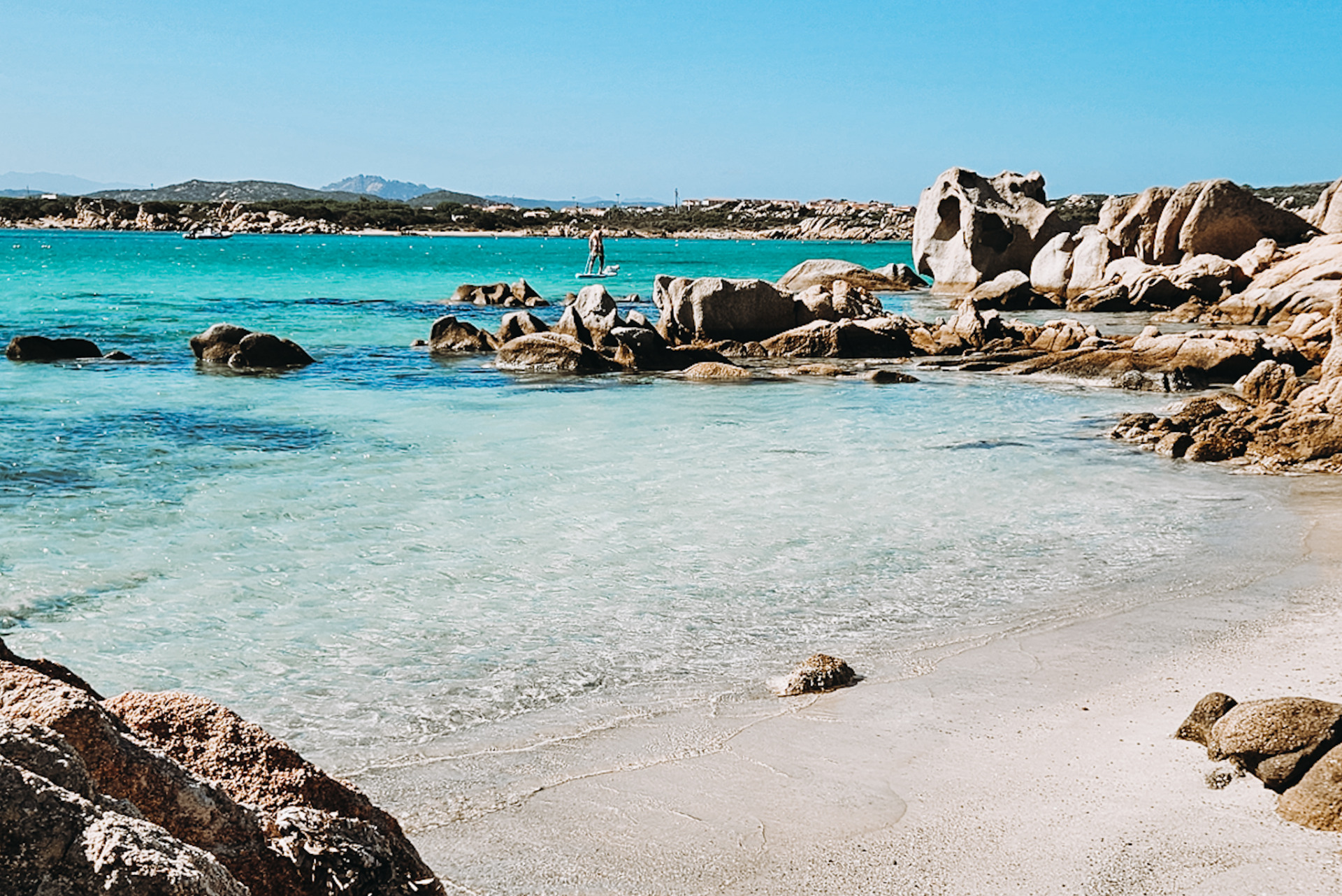 Beach on our Sardinia road trip itinerary / Strand auf meiner Sardinien Rundreise auf eigene Faust