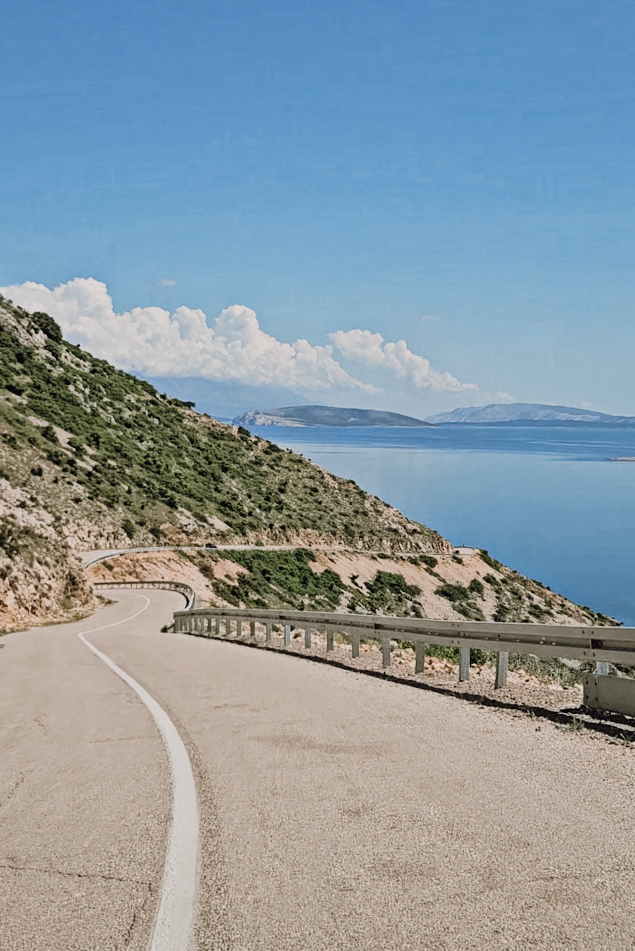 Roads in Krk Island / Mit dem Auto die Sehenswürdigkeiten in Krk entdecken