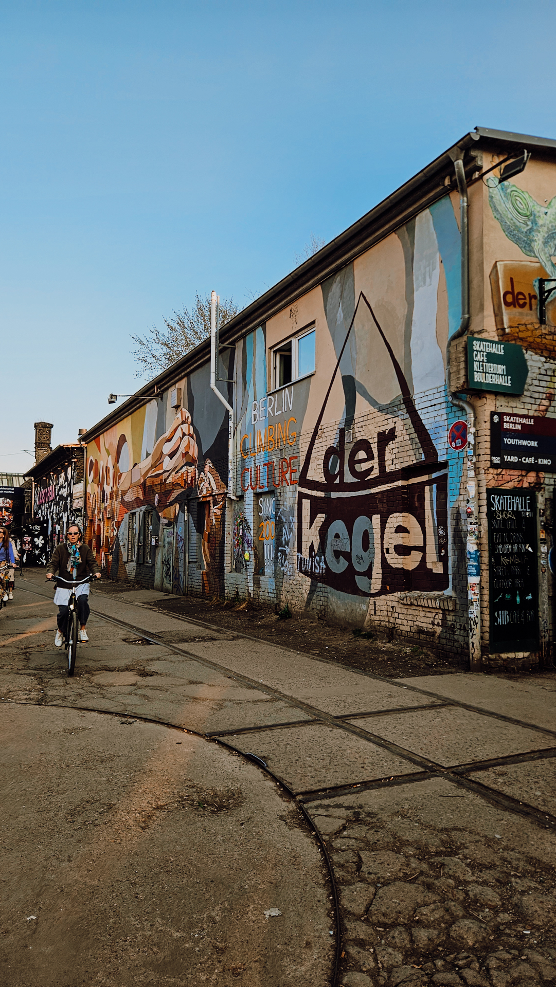 berlin_off_the_beaten_path_jillonjourney_250321_165809 RAW area, off the beaten path in Berlin / RAW Gelände , einer der besten Insider-Tipps in Berlin