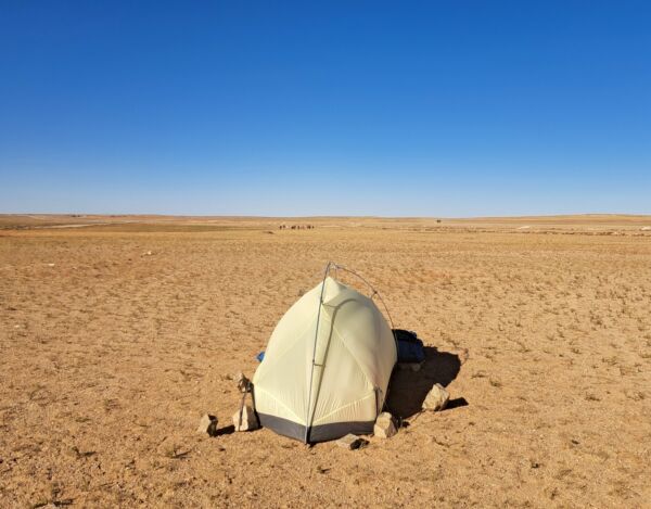 Mongolei_Zelten_fünf_Tage_Trampen_durch_Wueste_Gobi Zelten beim Reisen ohne Flugzeug