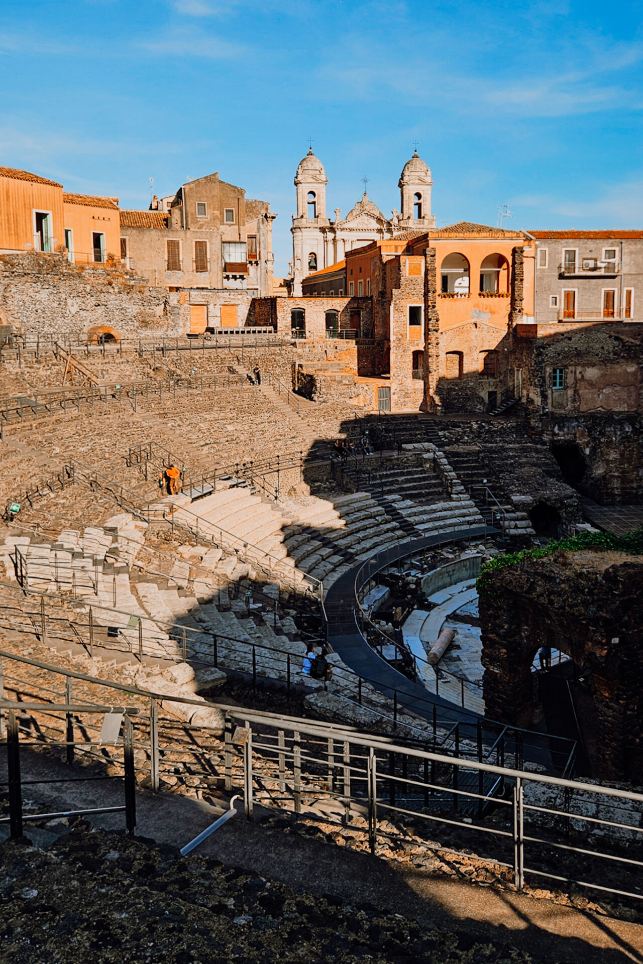 Catania, an essential stop on your Sicily itinerary / Catania, ein Muss auf deiner Sizilien Rundreise im Auto