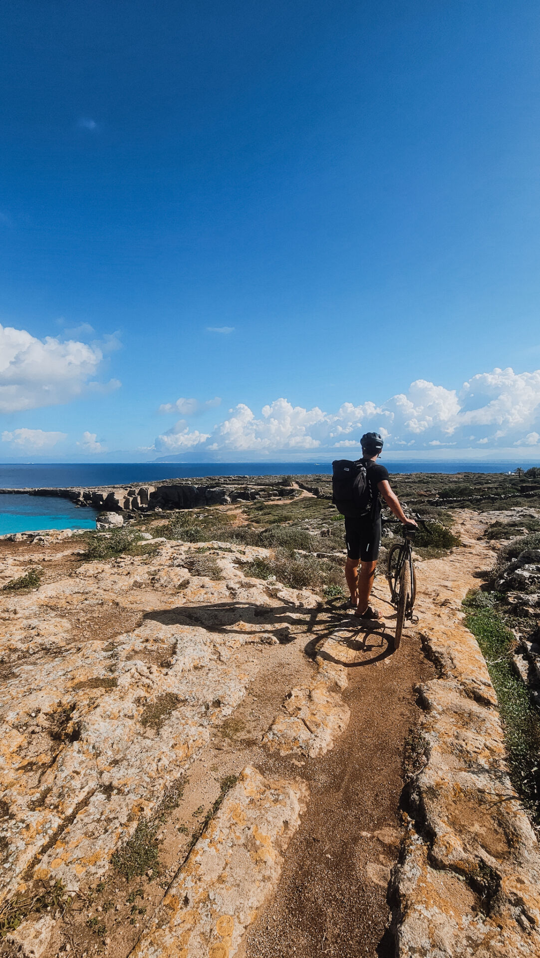 By bike around Favignana, a highlight in this Sicily travel blog / Mit dem Rad in Favignana, ein Highlight in diesem Sizilien Blog