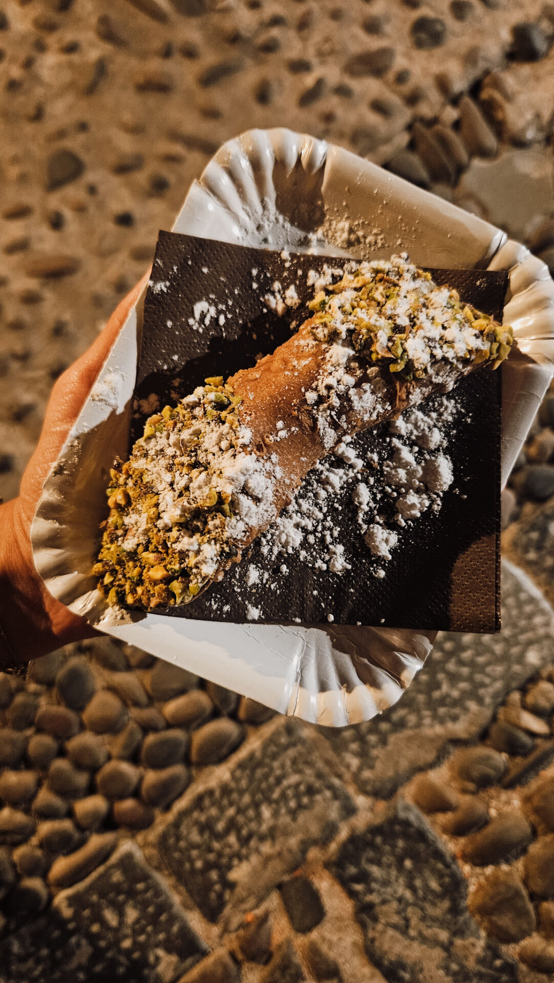 Cannoli, Sicily travel guide / Cannoli dürfen im Sizilien Reiseblog nicht fehlen