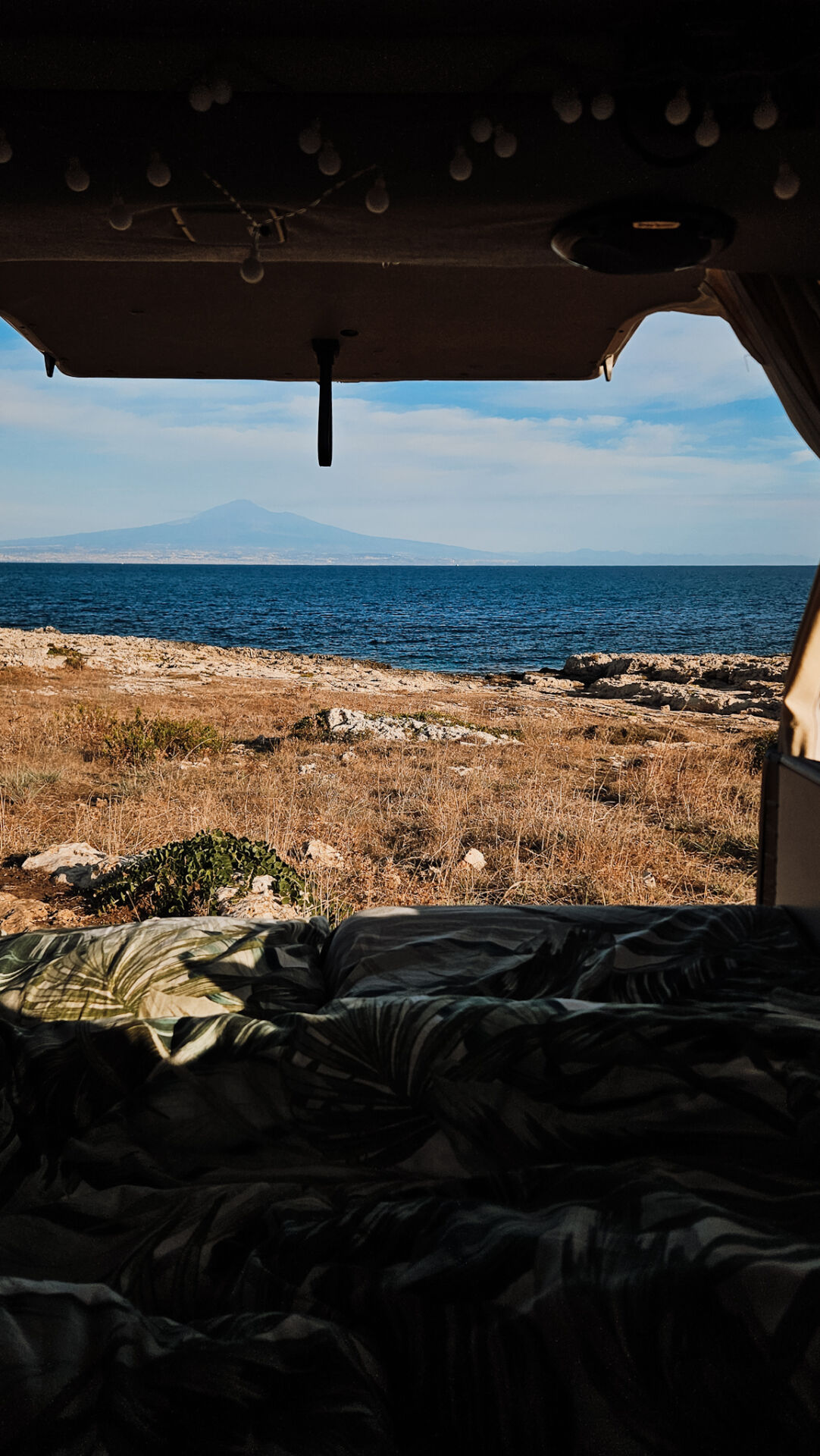 Waking up to Mount Etna, a highlight in this Sicily travel blog / Mit Blick auf Mount Etna aufwachen, ein Highlight in diesem Sizilien Blog