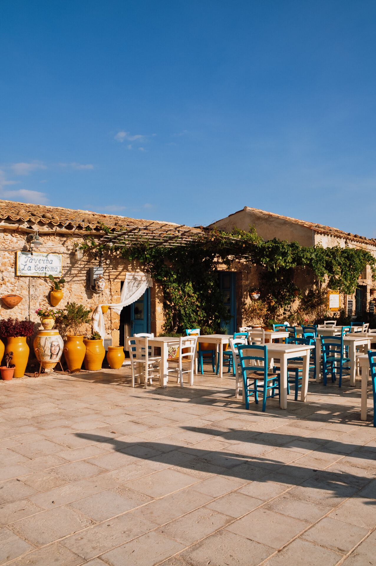 Marzamemi, a beautiful stop on your Sicily road trip / Marzamemi, ein schöner Stop auf deinem Sizilien Roadtrip