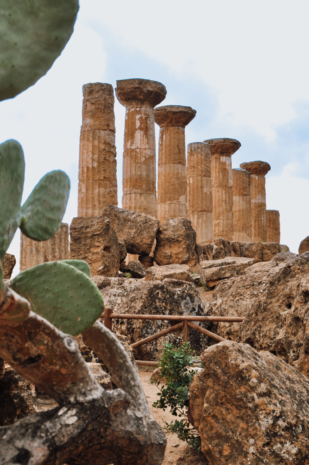 Vale de Templi, an essential stop on your Sicily itinerary / Tal der Tempel, ein Muss auf deiner Sizilien Rundreise im Auto
